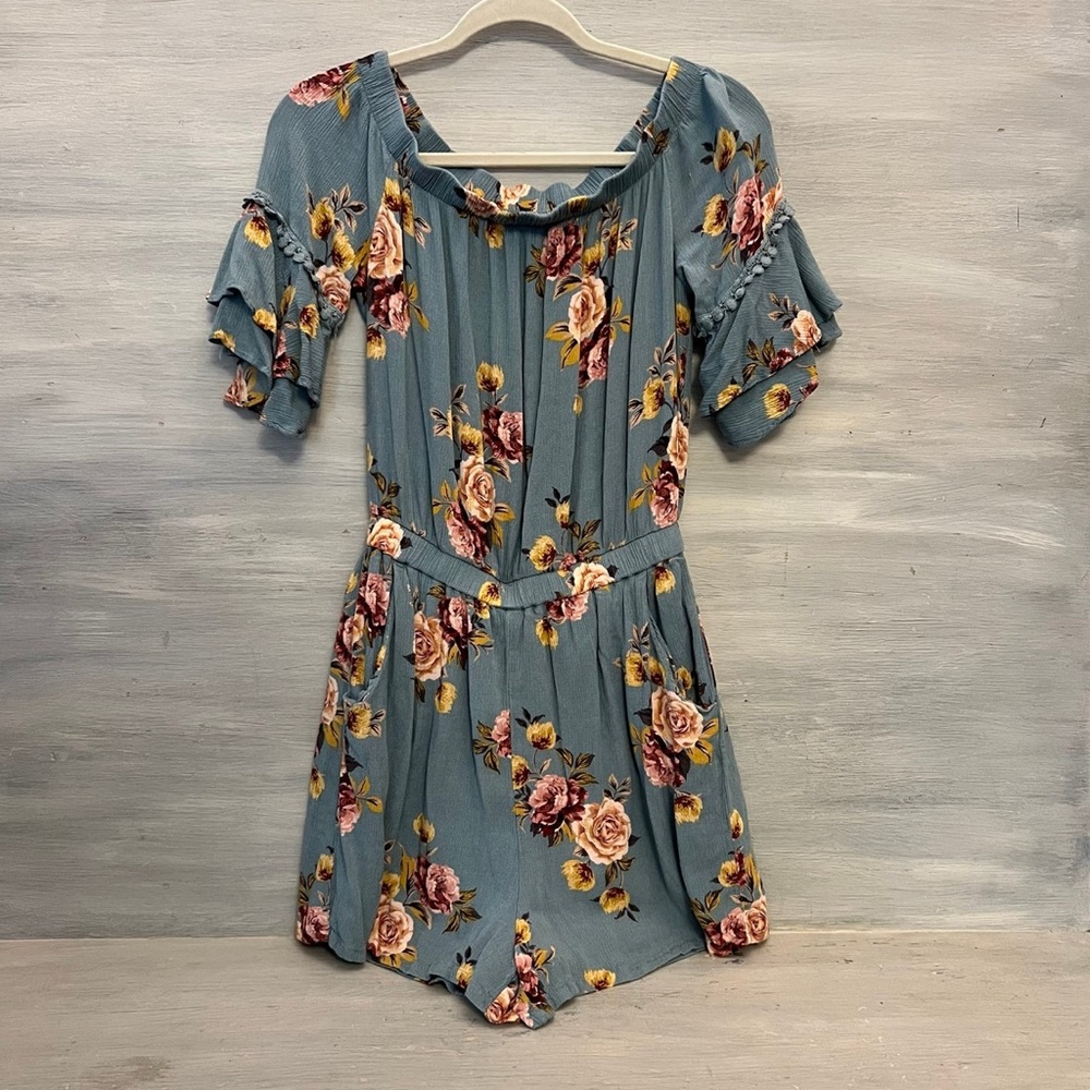 Xhilaration Blue Floral Print Romper Small Good Condition